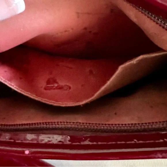 Coach Red Patent Leather Wristlet *LINING NEEDS TO BE REPLACED OR RESTORED* - Picture 8 of 12
